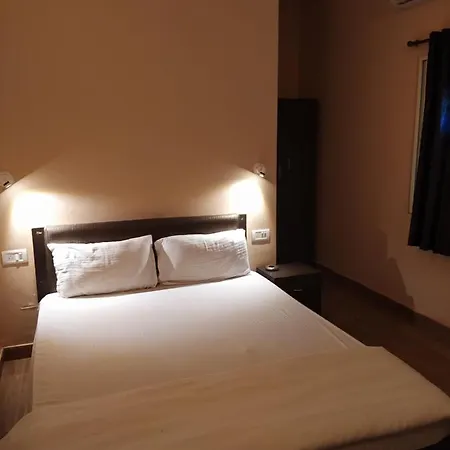 Amoura Holidays Baga * Calangute
