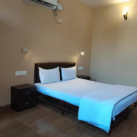 Amoura Holidays Baga